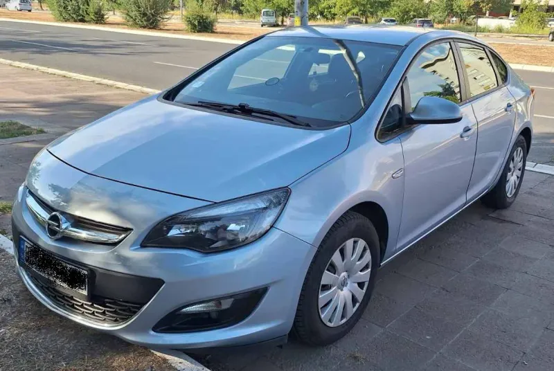 Opel Astra J